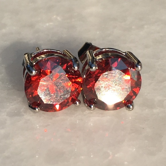 Ruby Earring - Picture 4 of 6